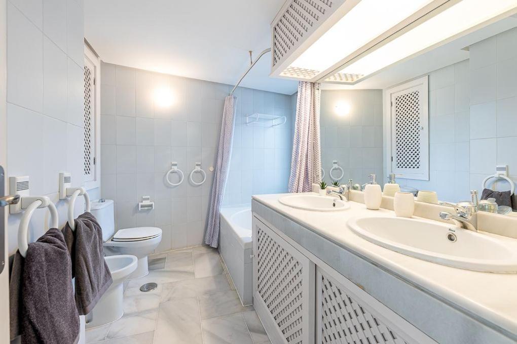 Puerto De Benalmadena Apartamento Vacacional Con Vistas Al Mar Y Yates Tres Habitaciones 2 Banos Extérieur photo